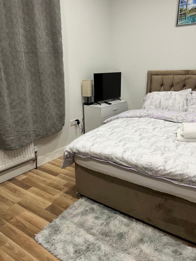 Apartment The Grande - Close To London & Next To Northfield Tube Station Hanwell