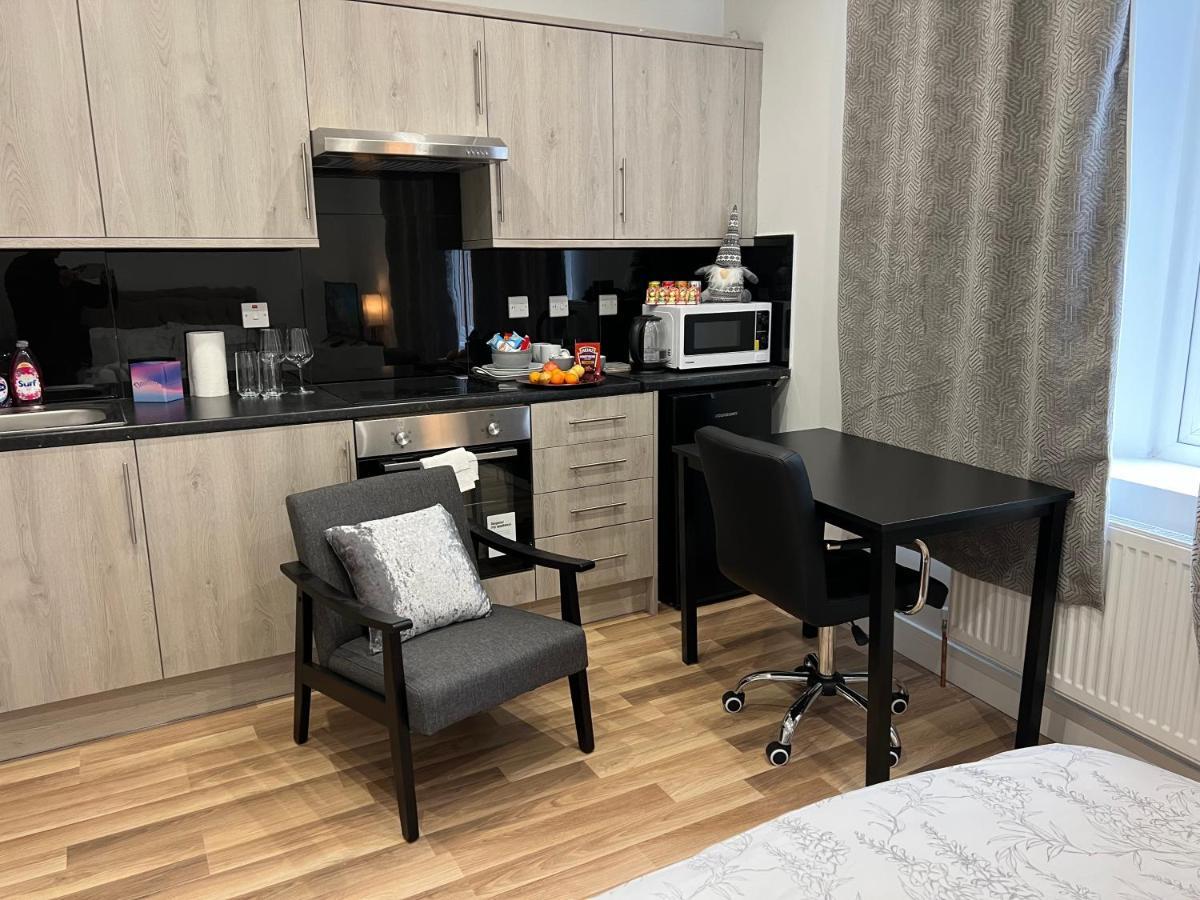 The Grande - Close To London & Next To Northfield Tube Station * Hanwell