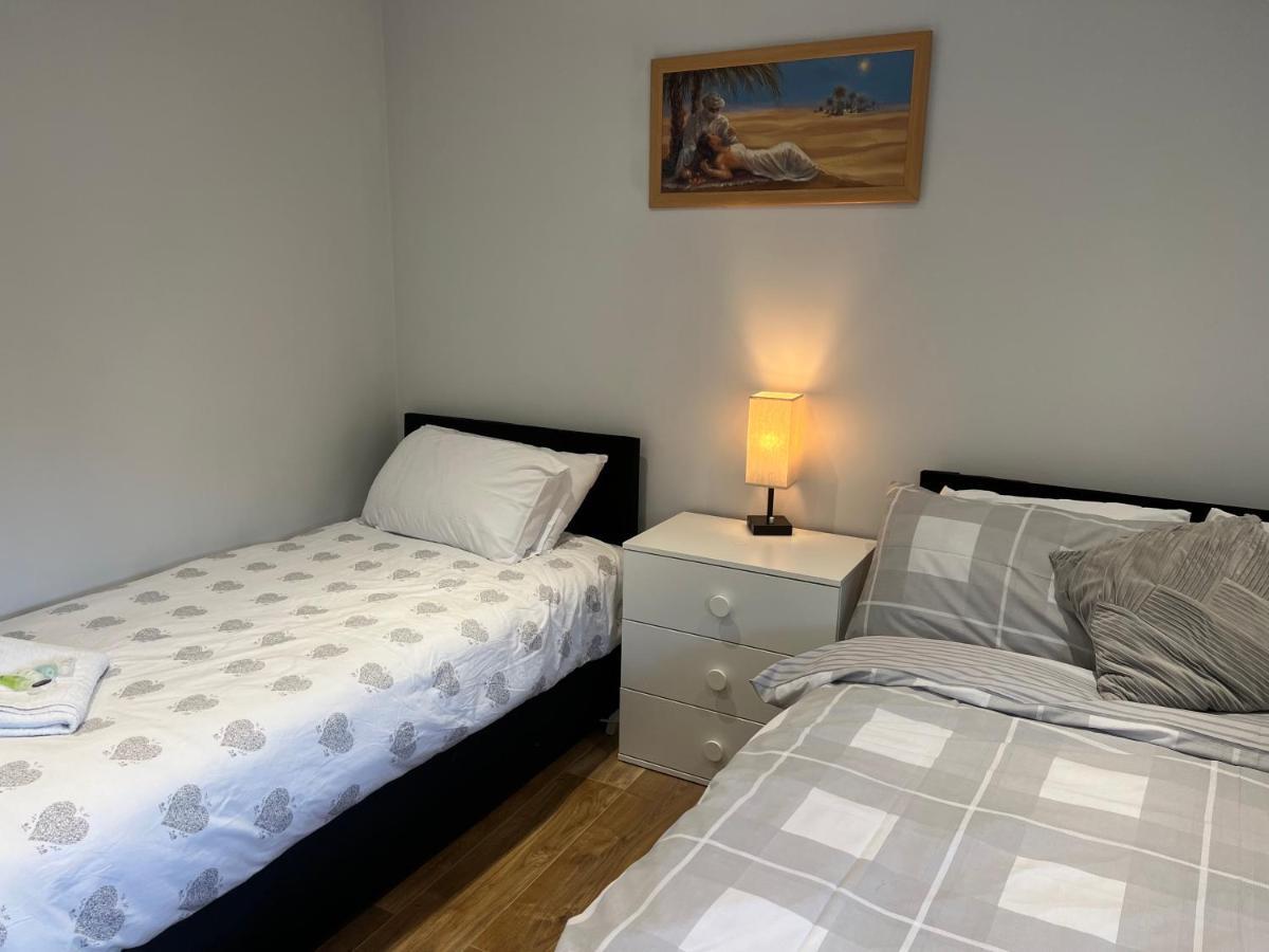 The Grande - Close To London & Next To Northfield Tube Station Hanwell