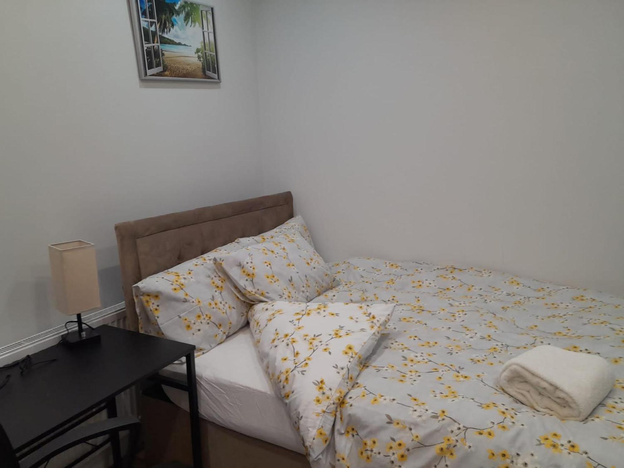 The Grande - Close To London & Next To Northfield Tube Station Apartment Hanwell